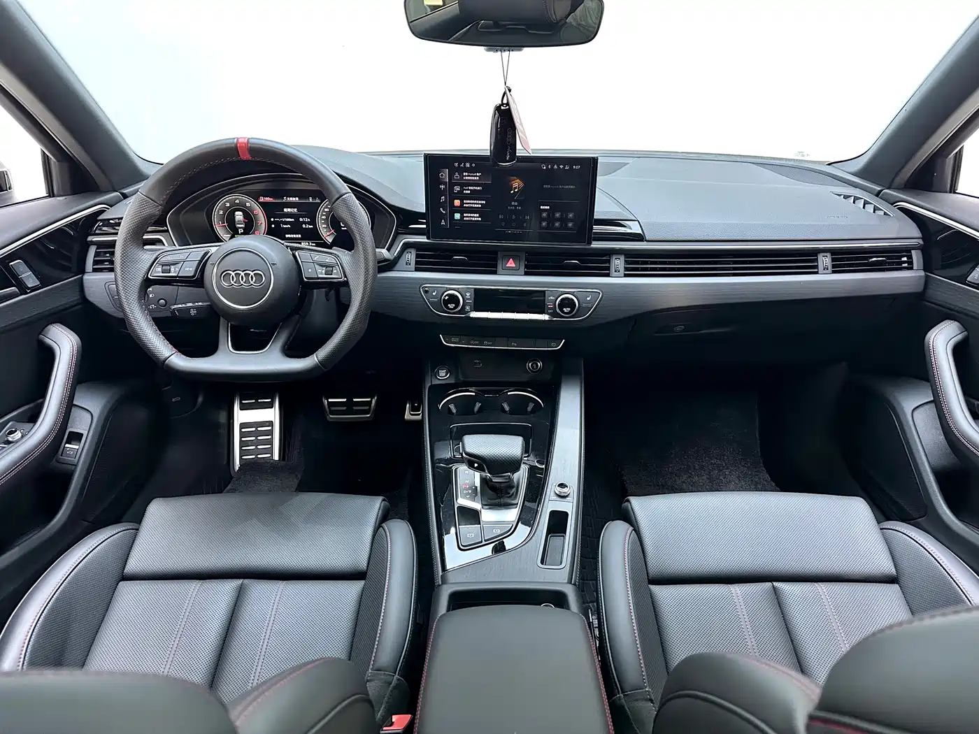 Audi A4L 2025 2 Million Celebration Edition 40 TFSI Luxury Dynamic фото 12