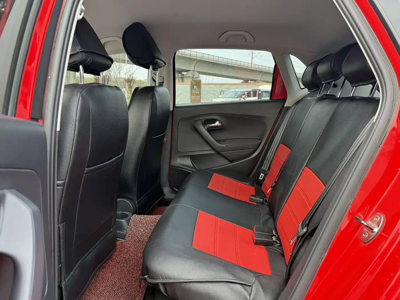 Volkswagen Polo 2016 1.4L Manual Trend фото 9