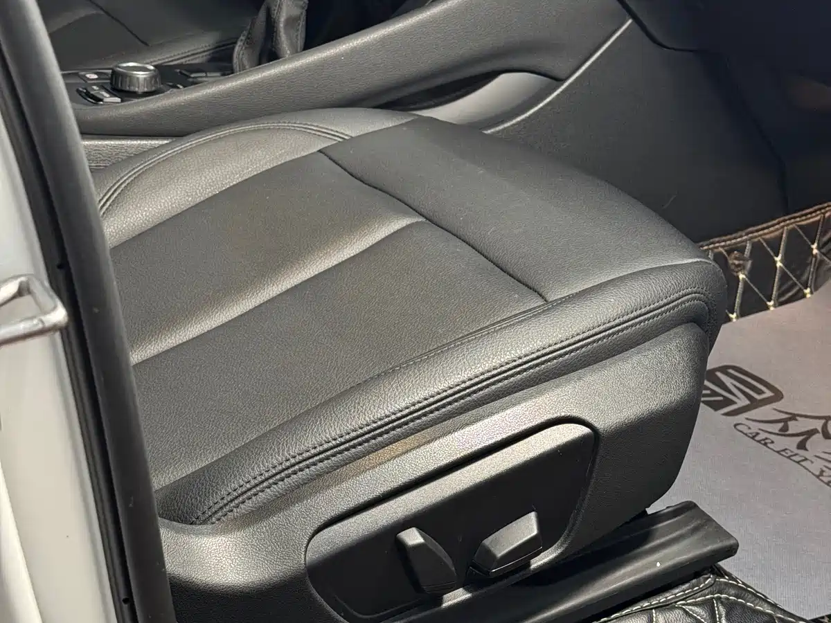 BMW X1 2019 sDrive20Li Leading Model фото 24