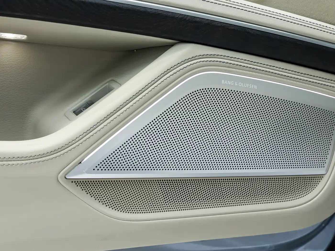 Фото 24 - Audi A8