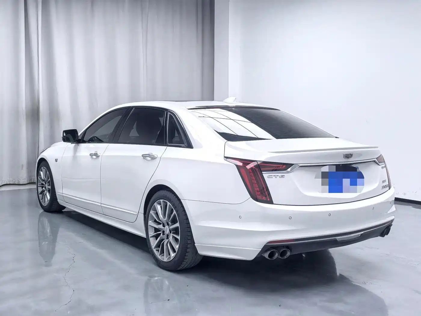 Photo 10 - Cadillac CT6