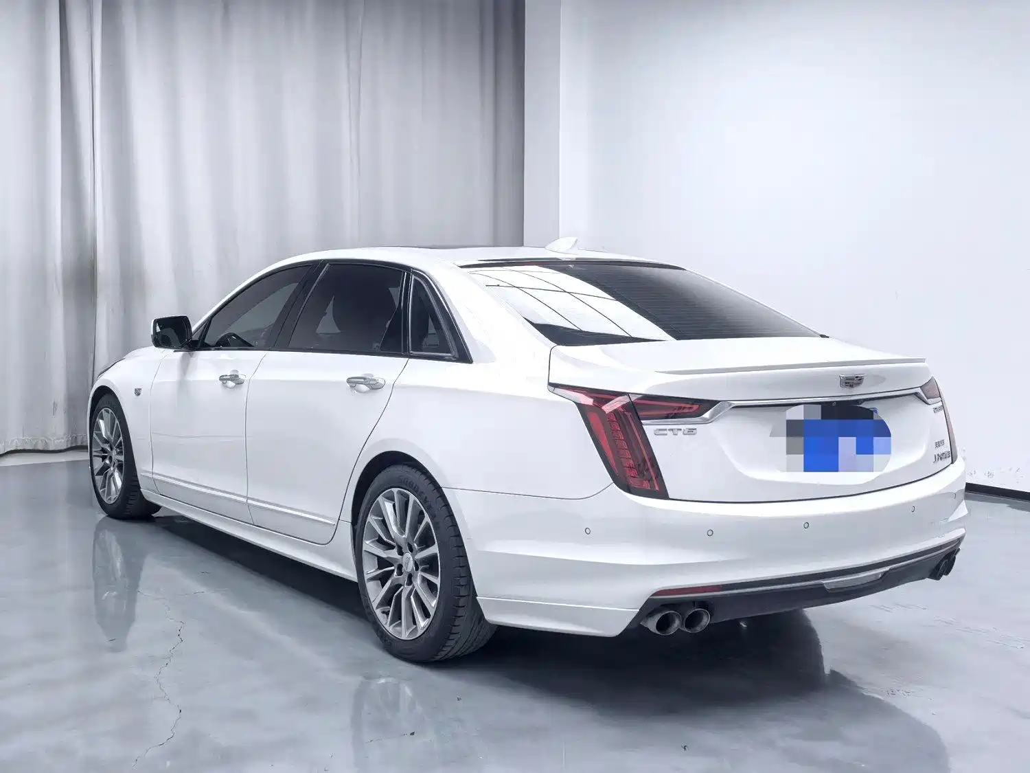 Фото 10 - Cadillac CT6