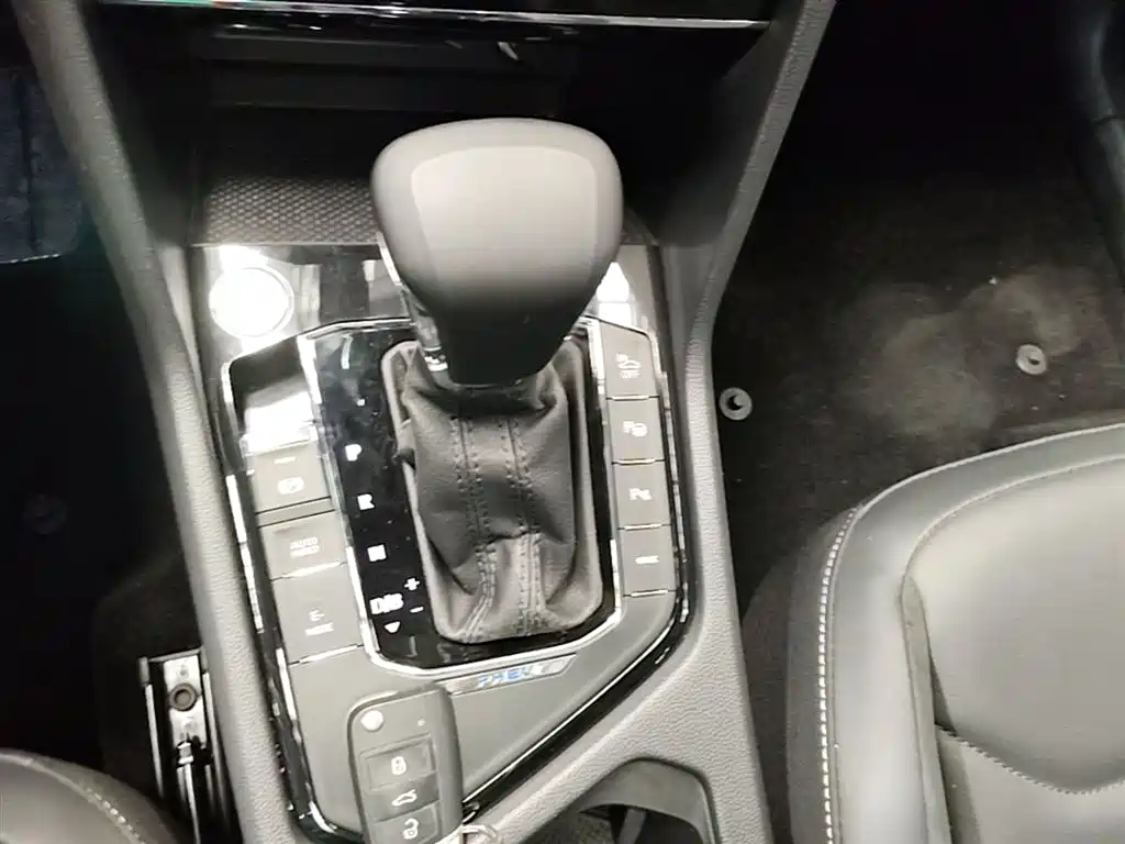 VOLKSWAGEN TIGUAN L NEW ENERGY