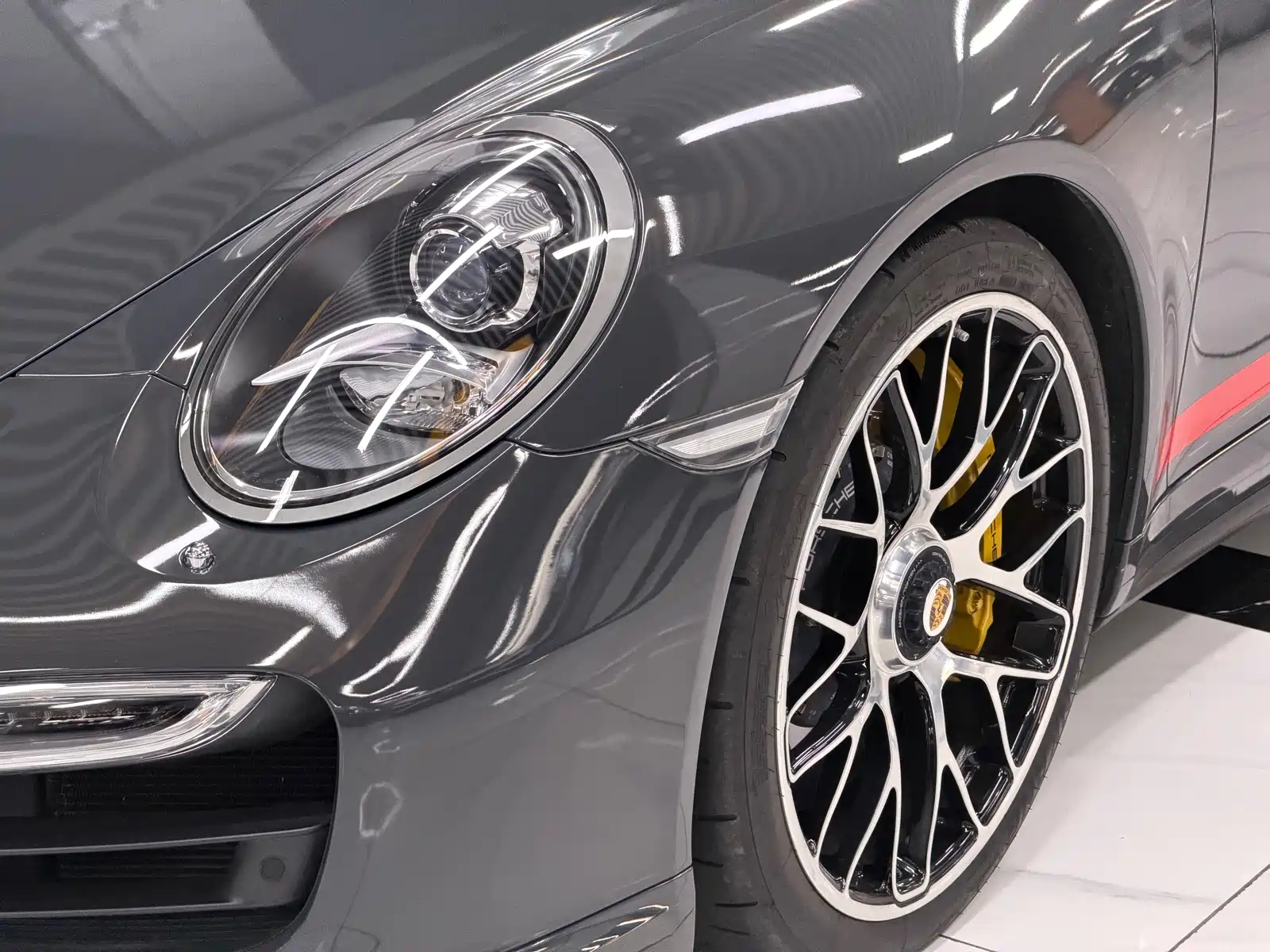 Photo 3 - Porsche 911