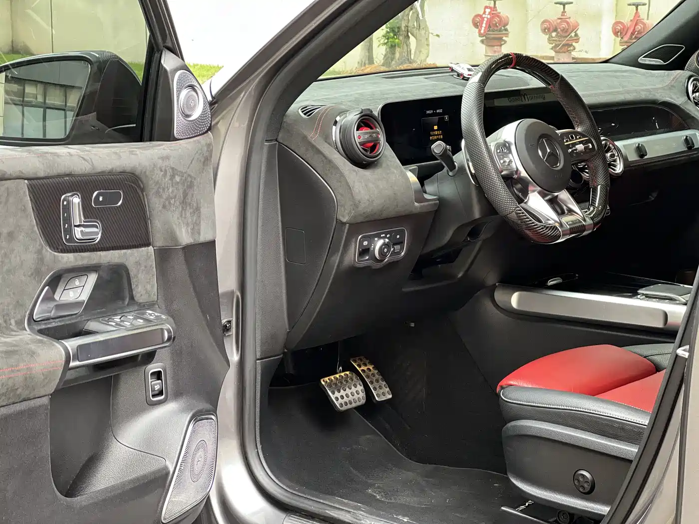 MERCEDES-BENZ GLB AMG