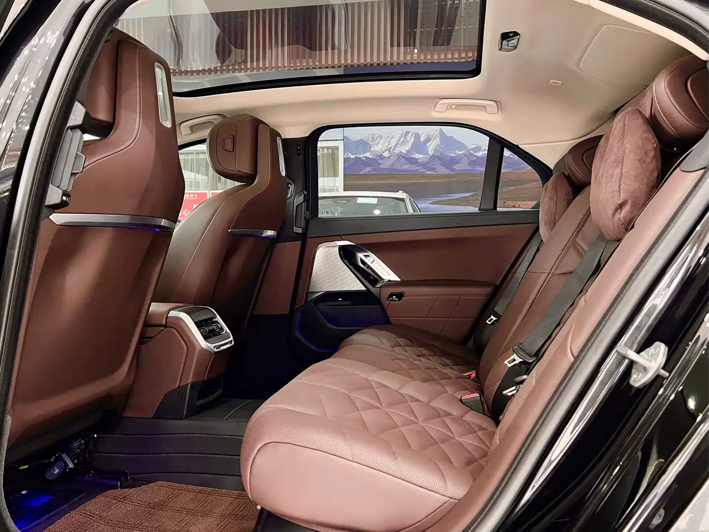 BMW 7-SERIES