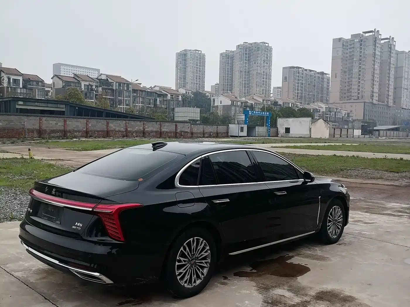 Hongqi H5 2023 1.5T DCT Smart Connect Flag Rhythm фото 4