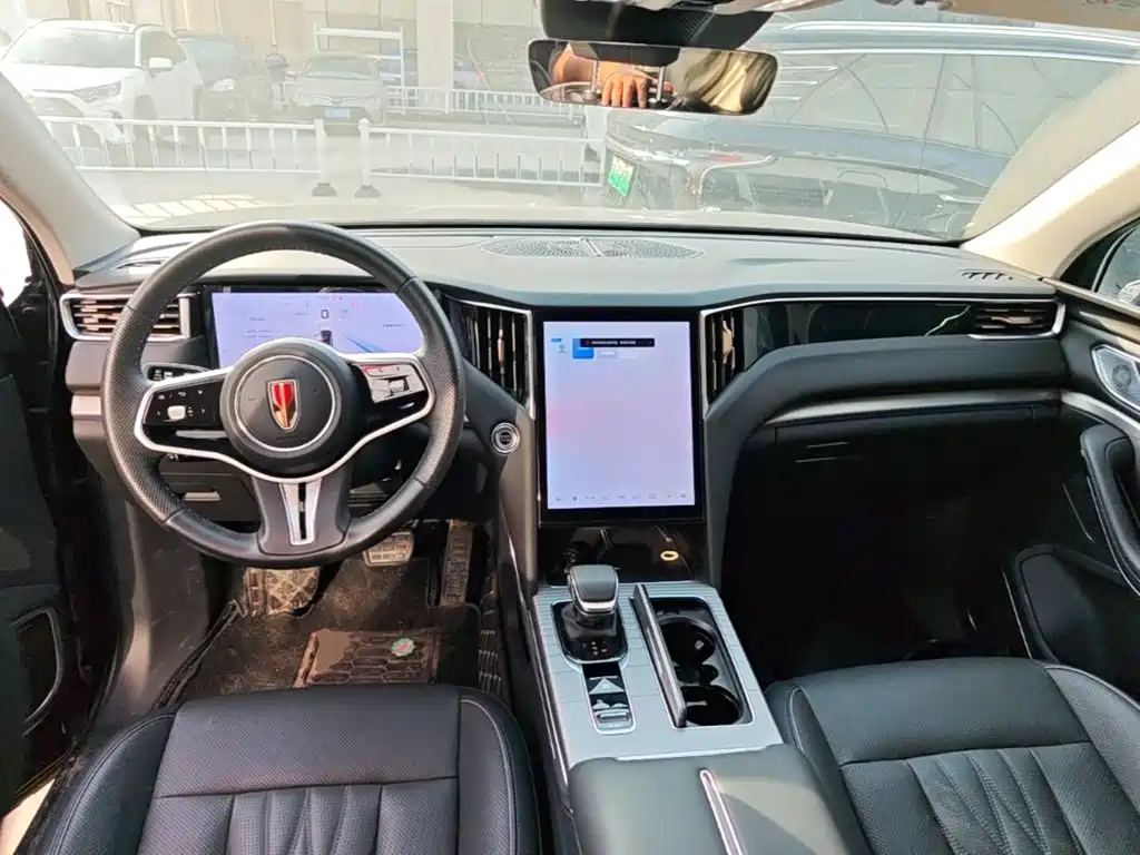 Photo 10 - Hongqi HS7 PHEV