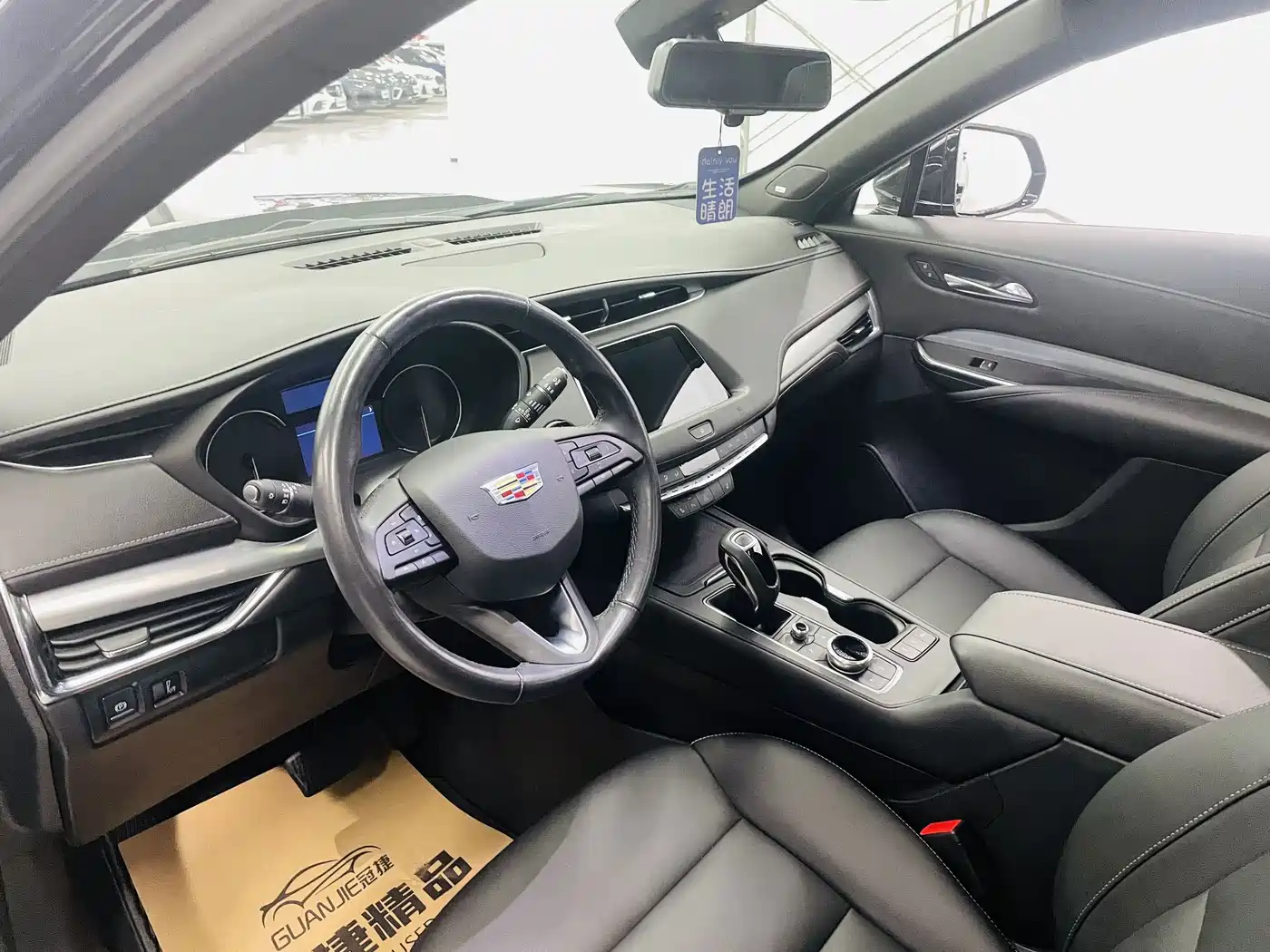 Cadillac XT4 2019 2018 28T FWD Leading Edition