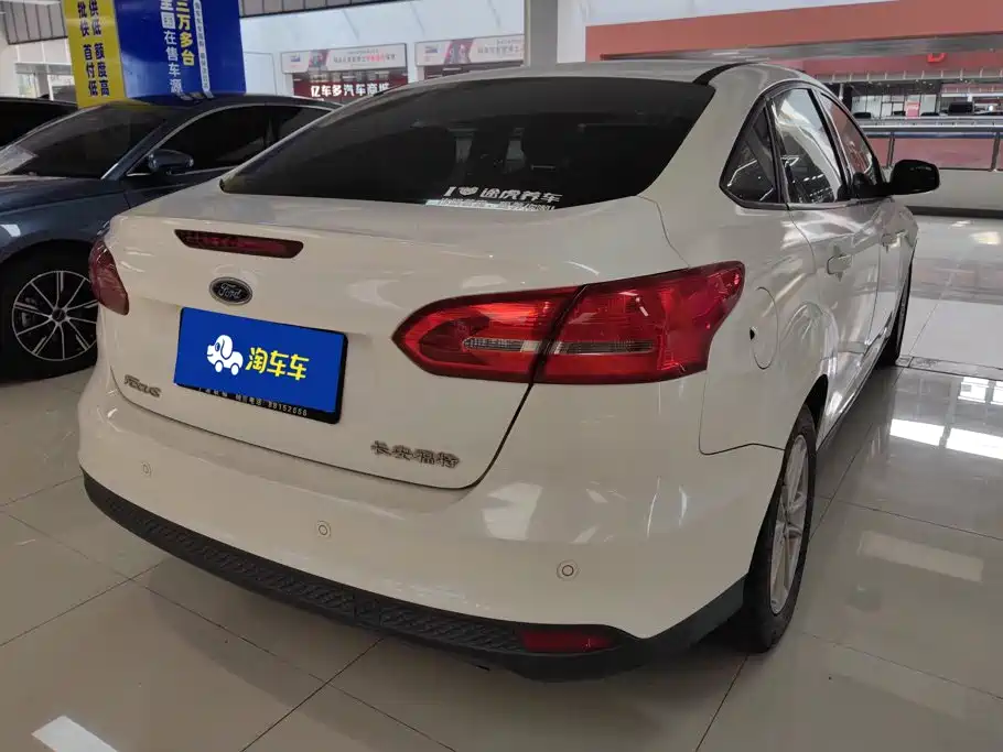 Фото 3 - Ford Focus