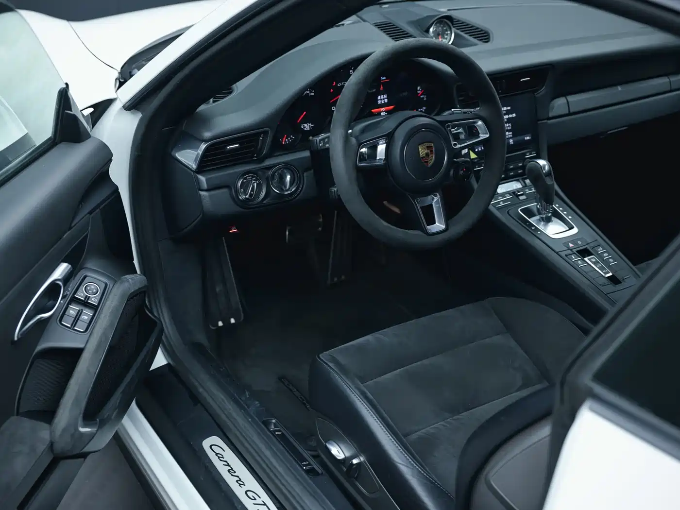 Porsche 911 2017 Carrera GTS 3.0T фото 6