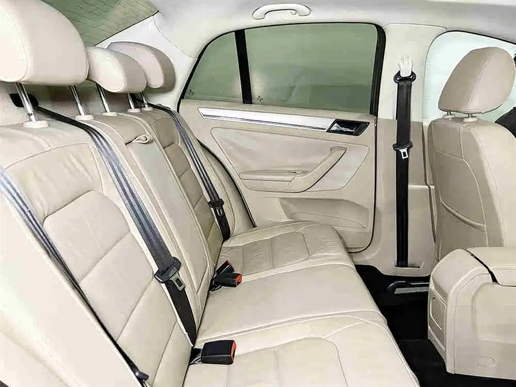 Volkswagen Bora 2013 2013 1.6L Automatic Comfort Model