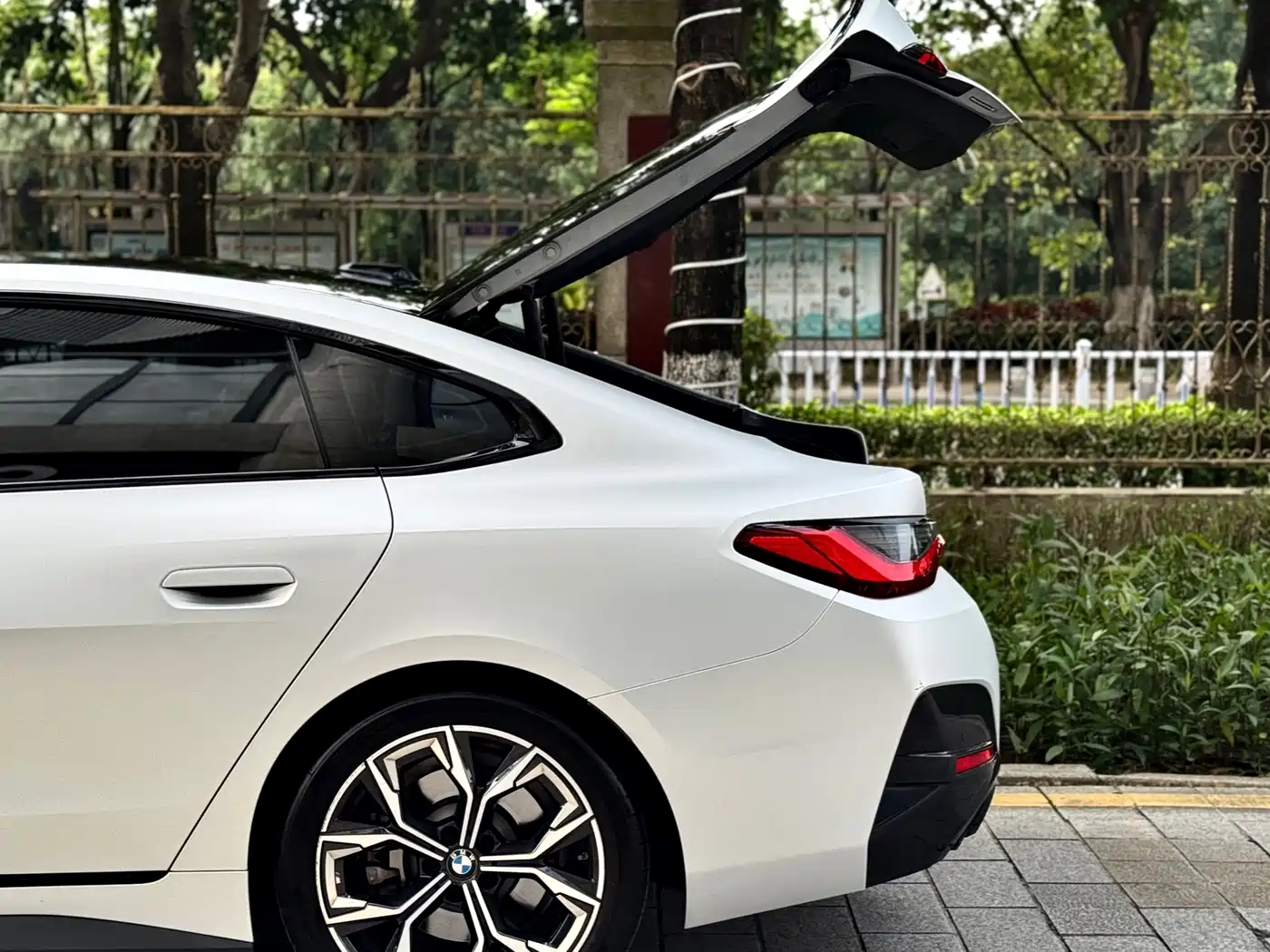 BMW 4-SERIES