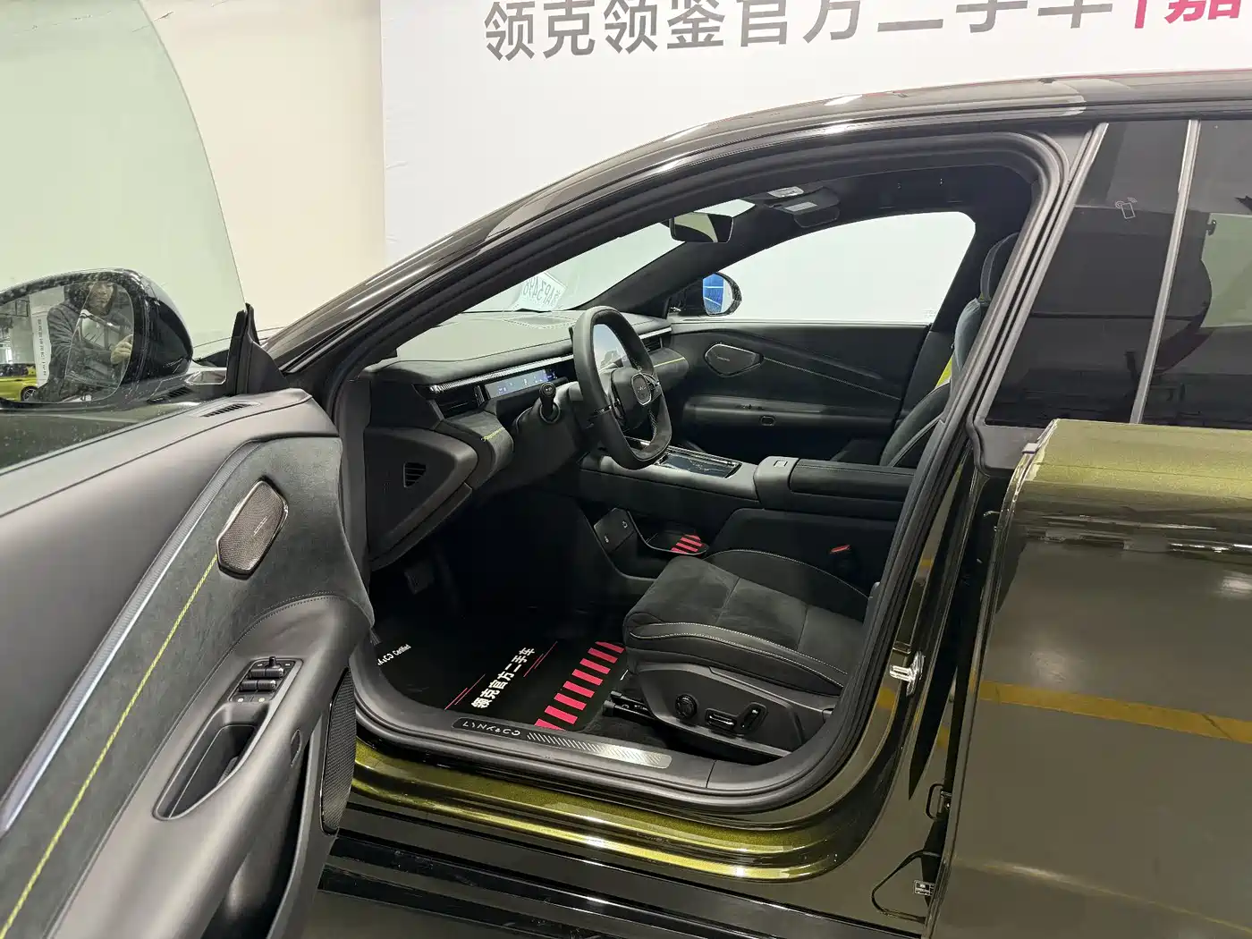 Lynk & Co 10 EM-P 2025 Facelift 240 AWD Ultra Sport Edition фото 3