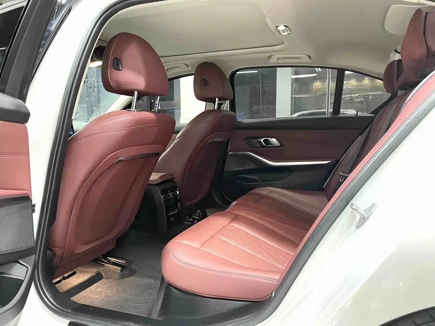 BMW 3 Series 2023 320Li M Sport Package фото 7