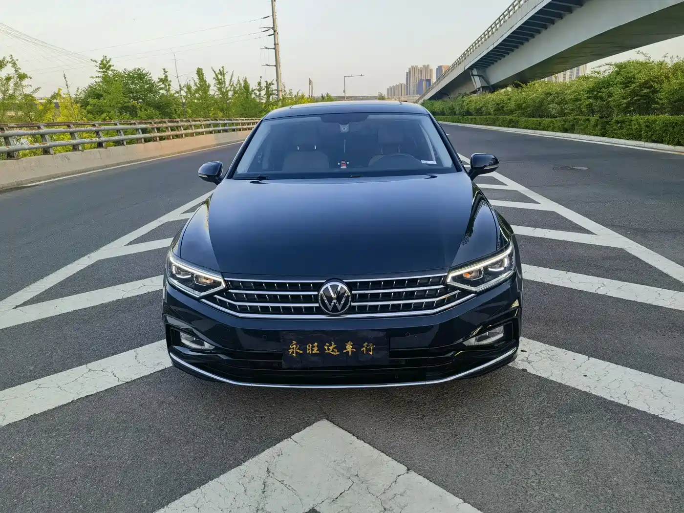 Volkswagen Magotan 2023 2 Million Units Anniversary Edition 330TSI DSG Leading Type фото 2