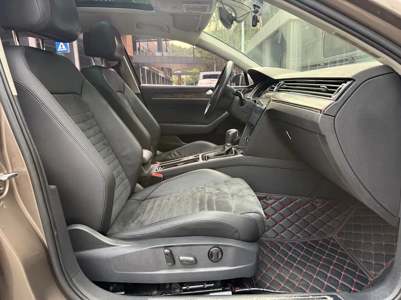 Volkswagen Magotan 2017 330TSI DSG Luxury фото 11
