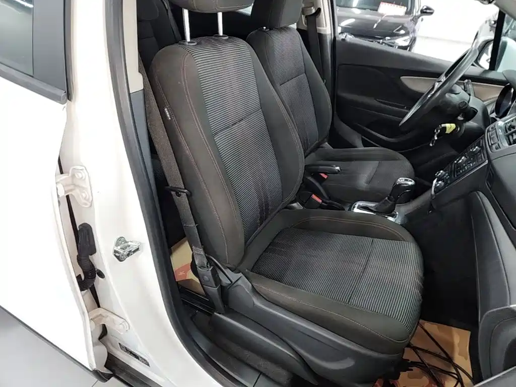 Фото 25 - Buick Encore