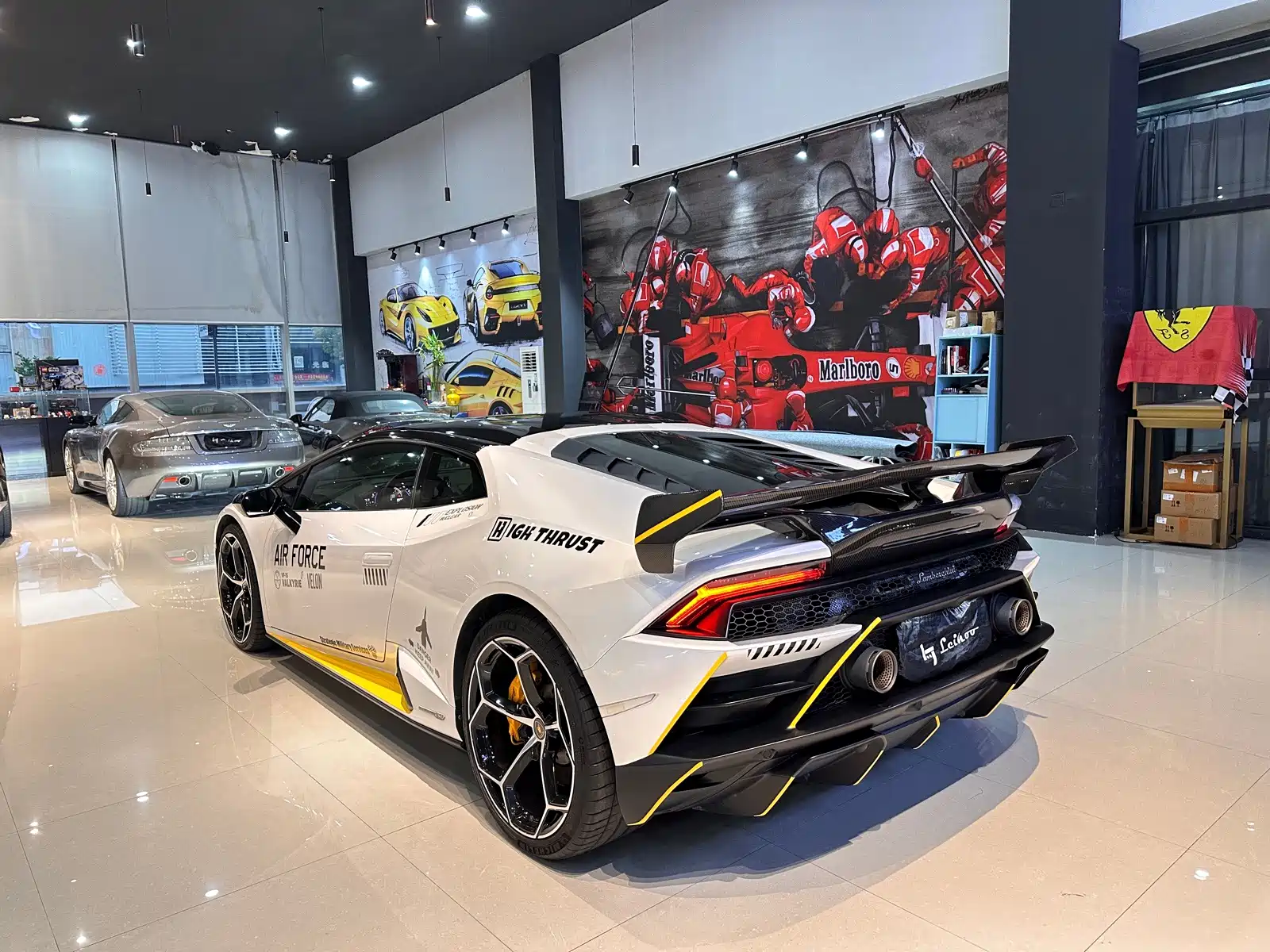 Фото 7 - Lamborghini Huracán