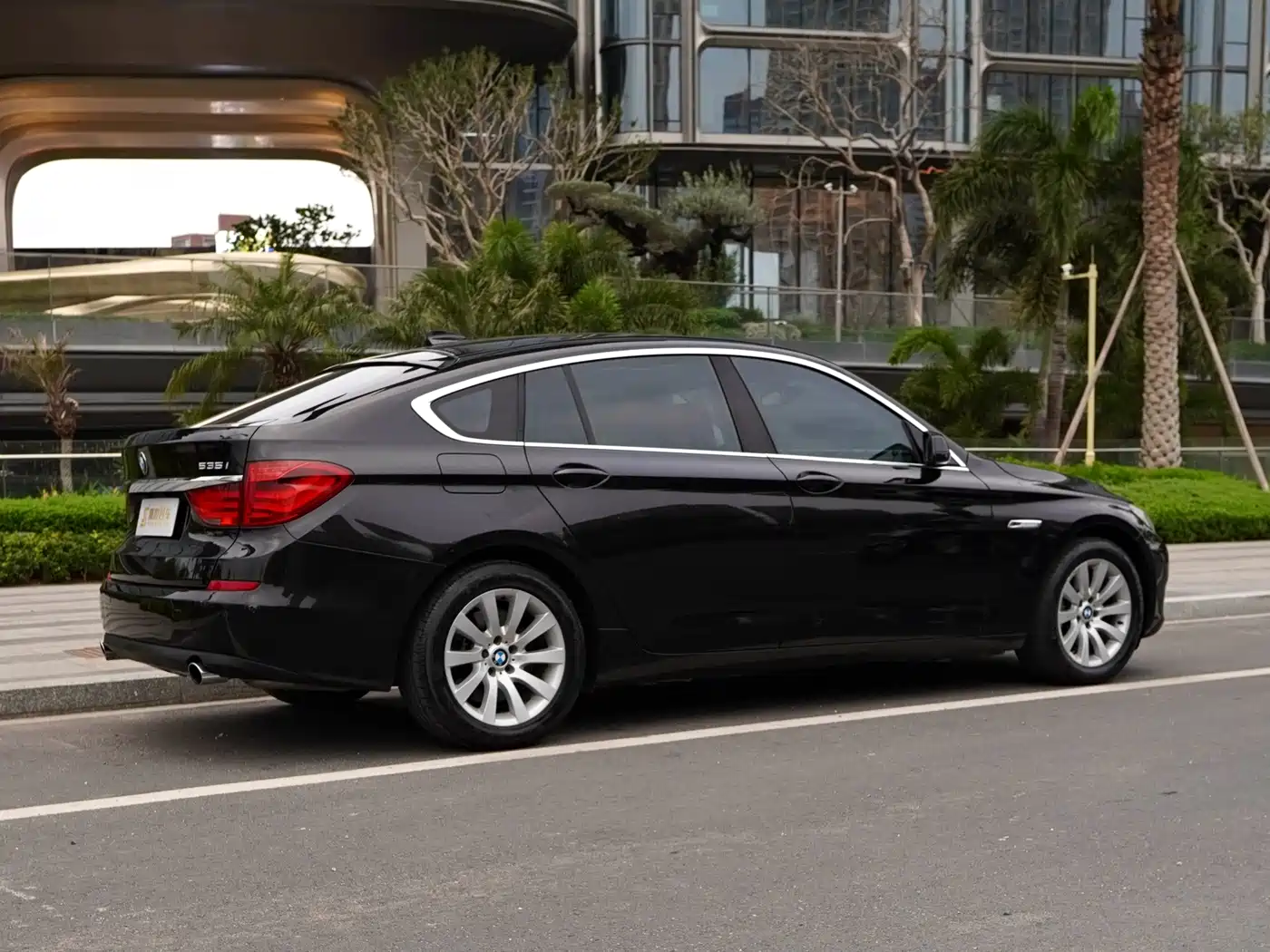 BMW 5 Series GT 2013 535i Elegance фото 13