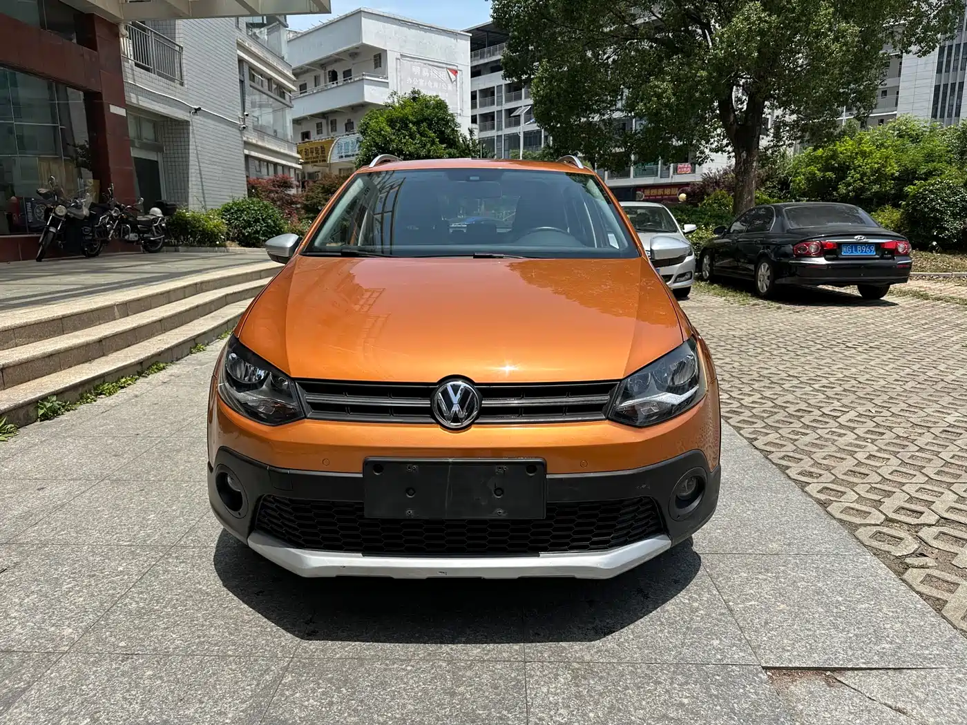 Volkswagen Polo 2014 1.6L Cross Polo Automatic фото 2