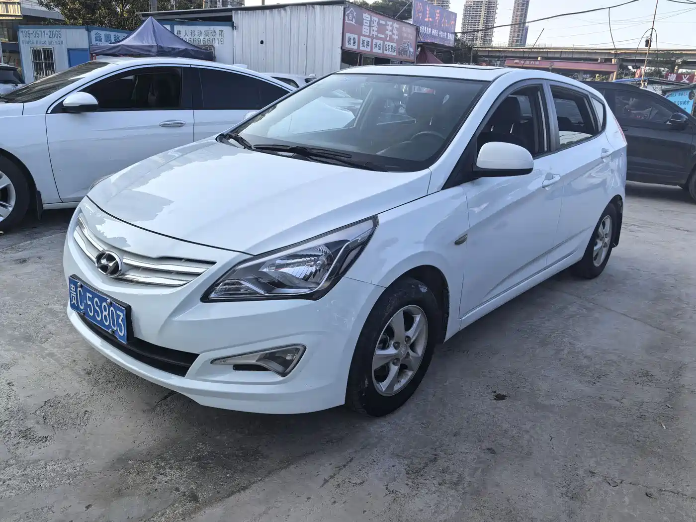 2015 Hyundai Reina