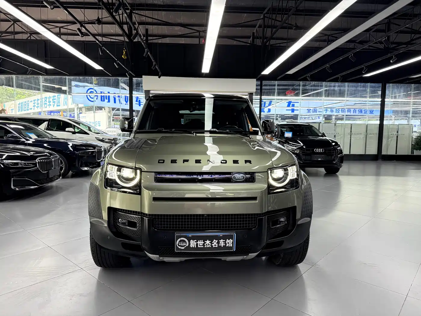 Land Rover Defender 2023 Facelift 110 3.0T P400 Dark Special Edition фото 2