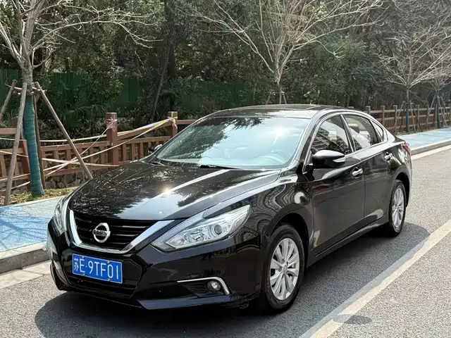 NISSAN TEANA