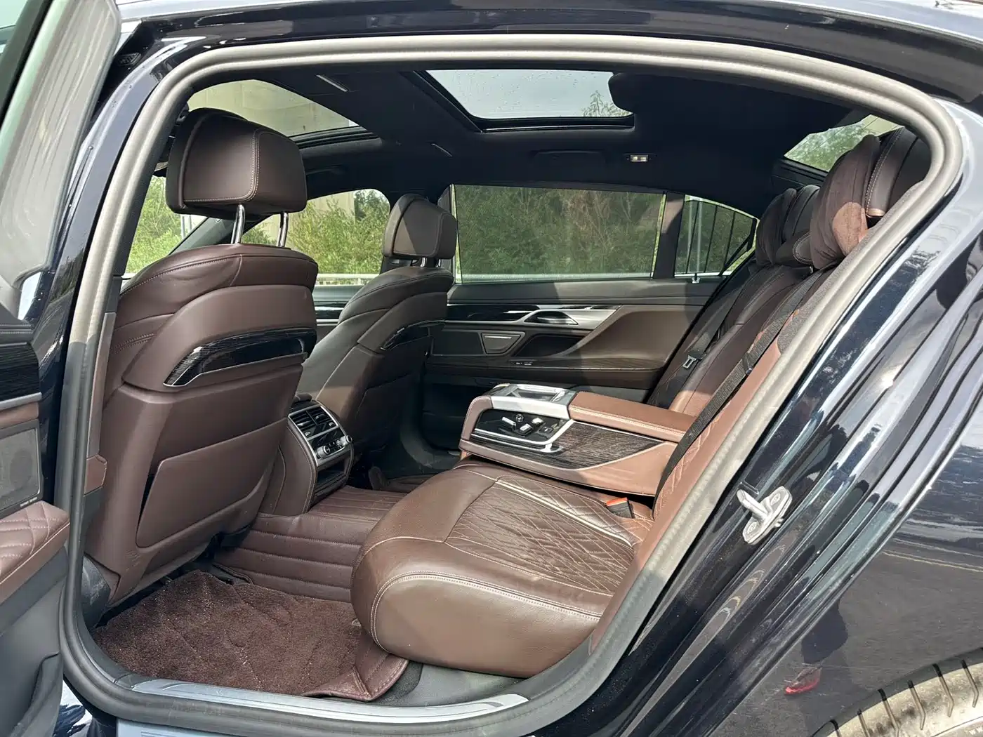 BMW 7 Series 2019 740Li Leading M Sport Package фото 8