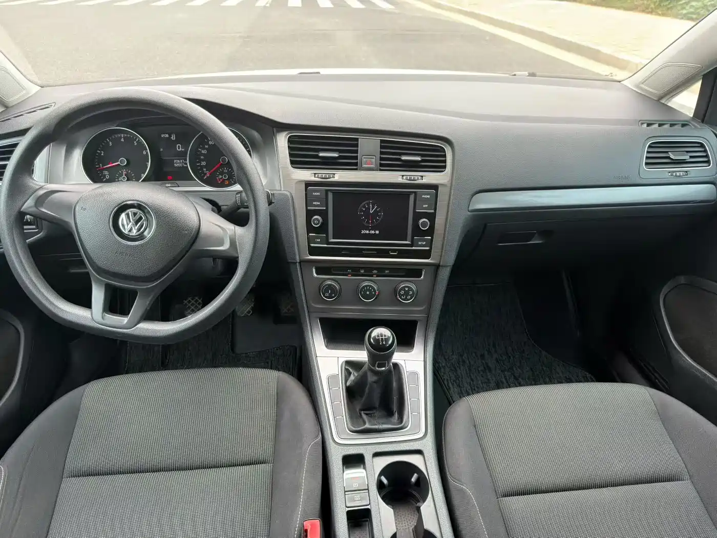 Фото 5 - Volkswagen Golf