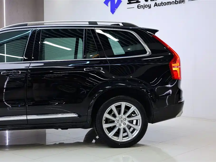 Фото 4 - Volvo XC90