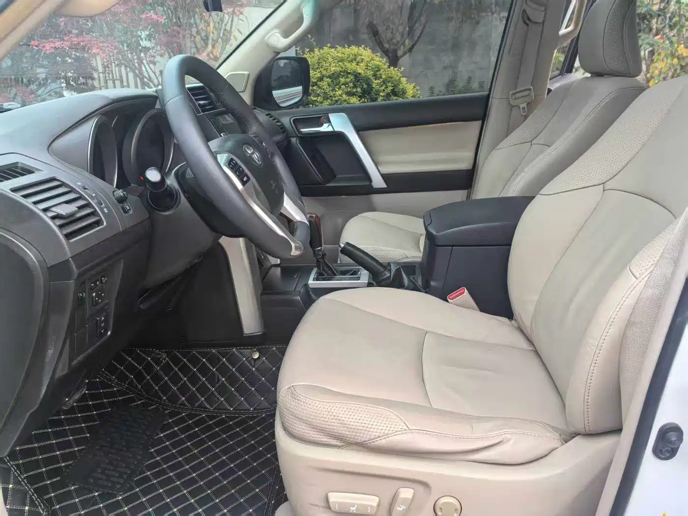 Toyota Prado 2010 4.0L Automatic TX фото 4