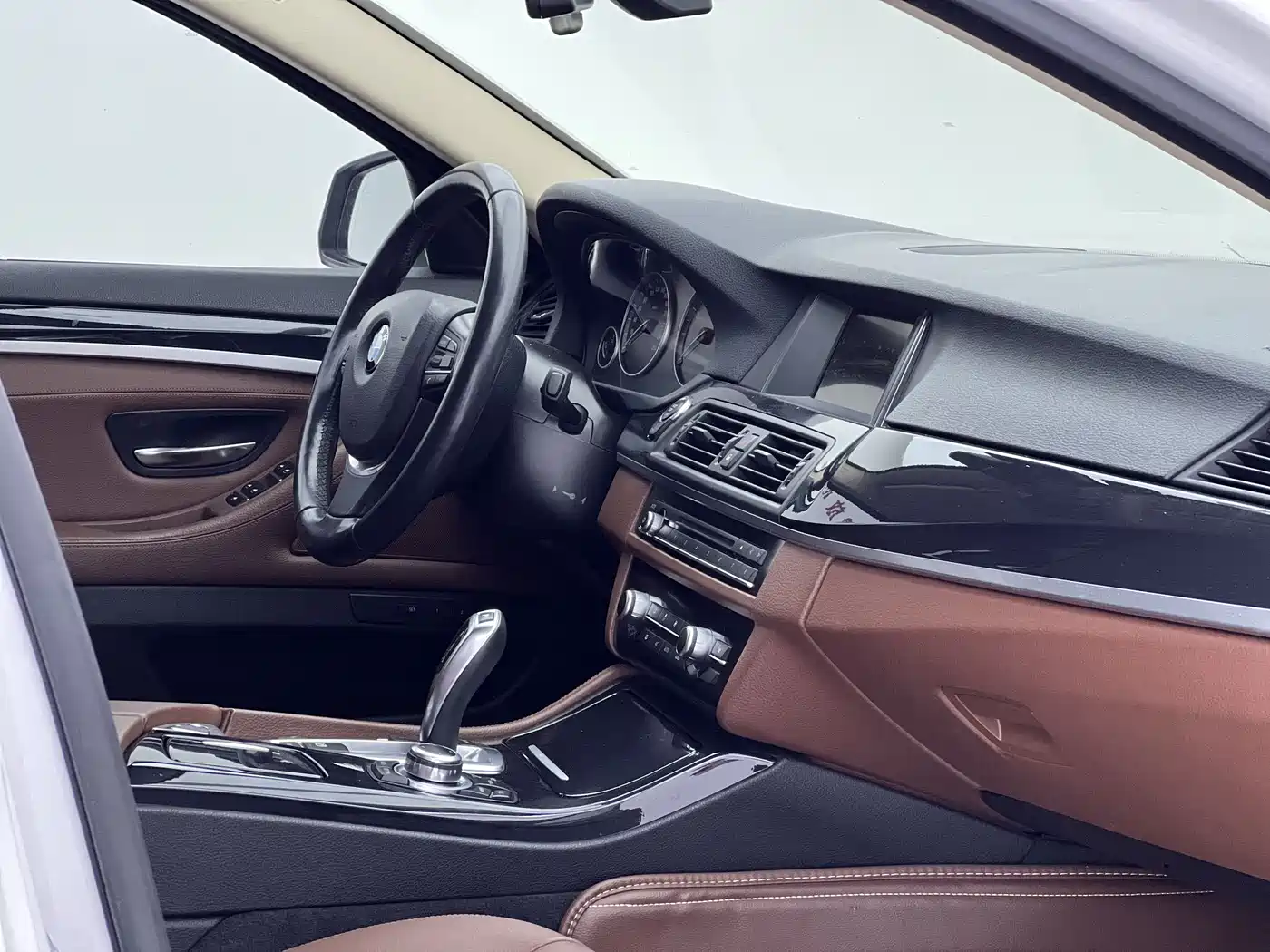 BMW 5 Series 2017 520Li Classic Edition фото 11