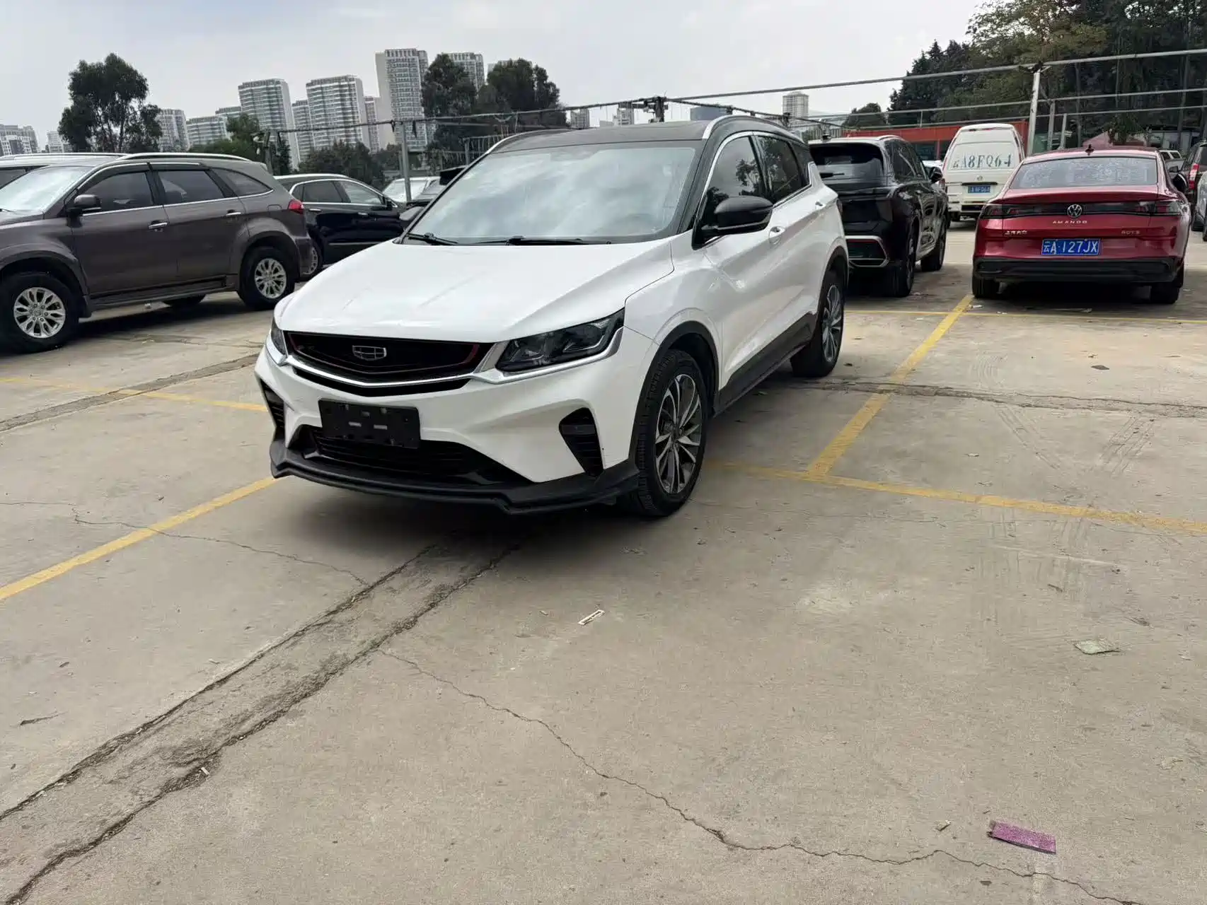 Фото 1 - Geely Coolray