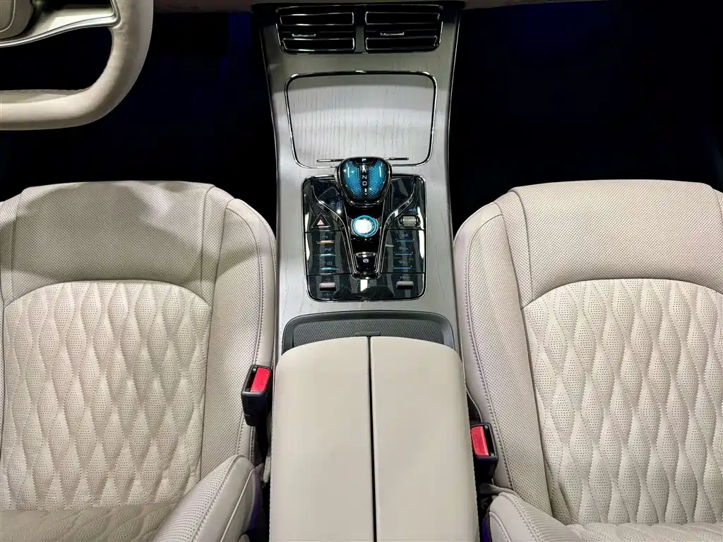 BYD Han 2025 DM-i Smart Driving Edition 125KM LiDAR Flagship фото 20