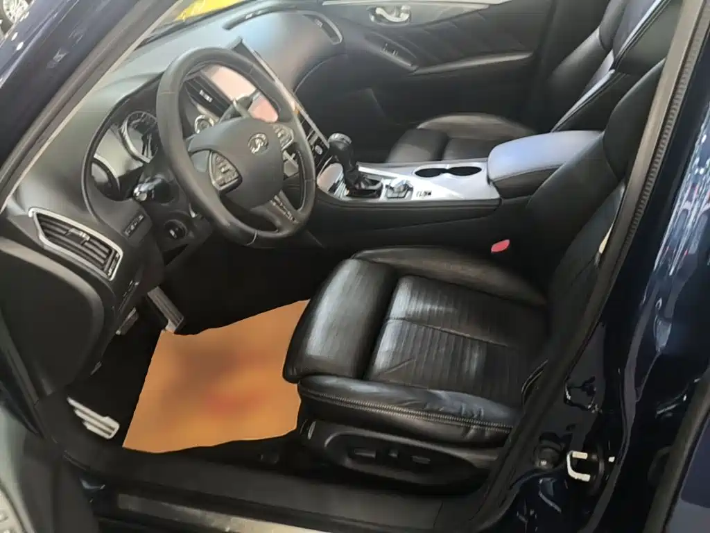 Photo 15 - Infiniti Q50L