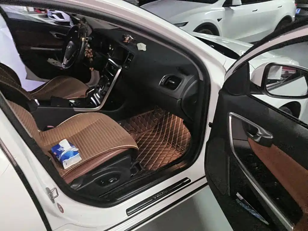Volvo S60 2014 2014 Volvo S60L 2.0T Zhi Yuan Edition
