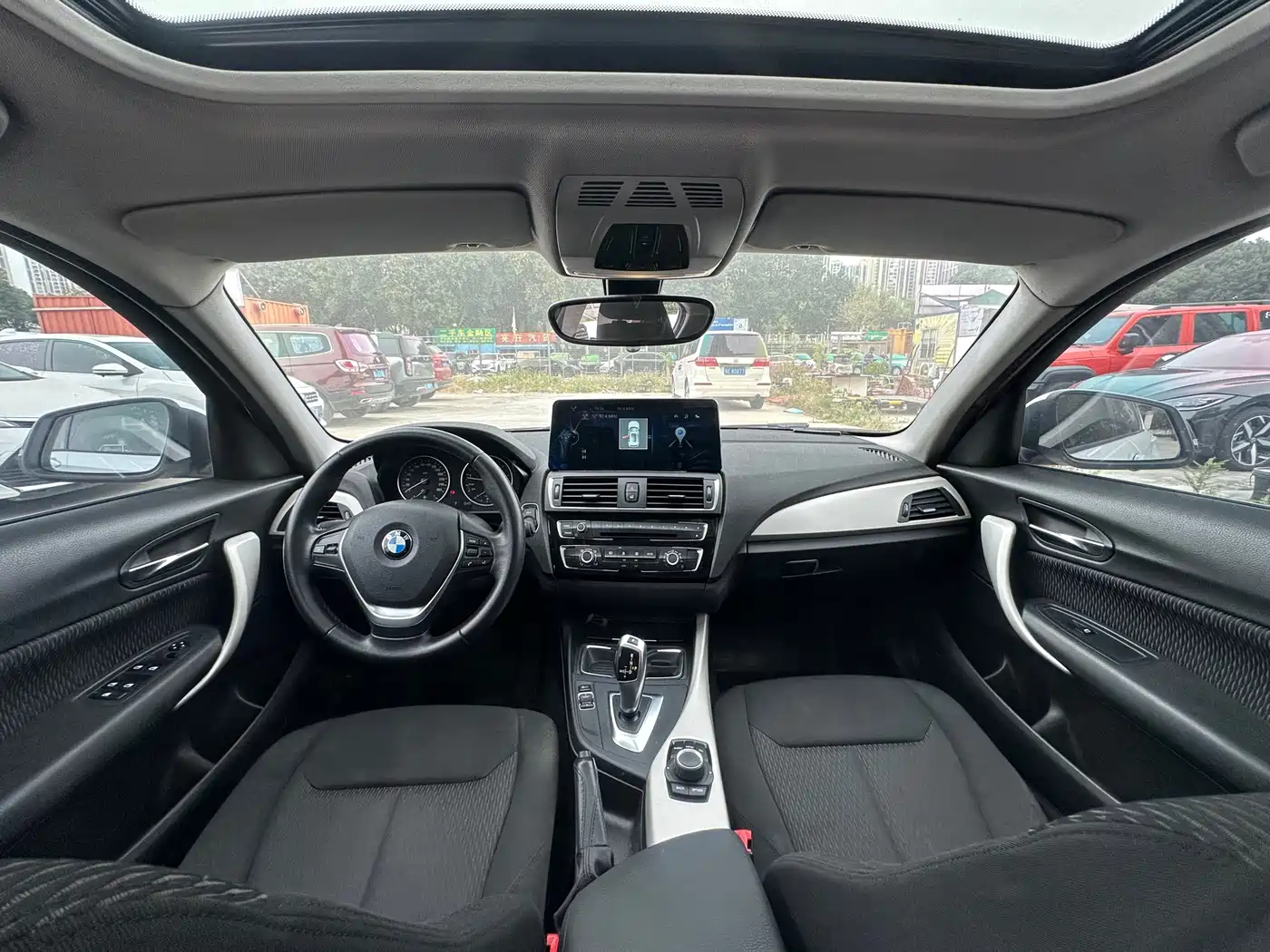 BMW 1 Series (Import) 2015 118i Leading фото 10