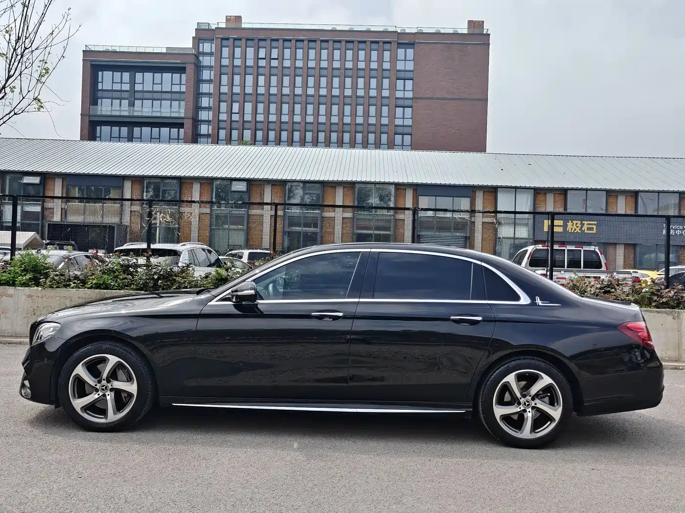 Mercedes-Benz E-Class 2019 E 300 L Sport Luxury фото 20
