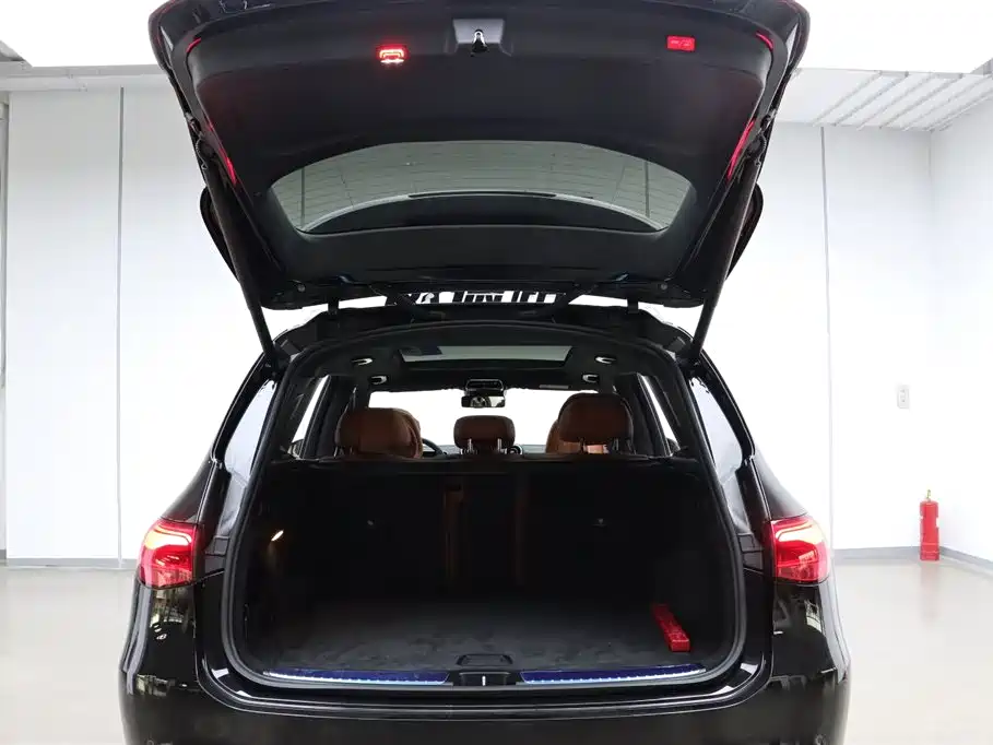 Mercedes-Benz GLC 2023 GLC 260 L 4MATIC Sport 5-seater фото 28