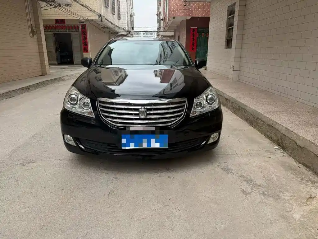 Photo 2 - Toyota Crown