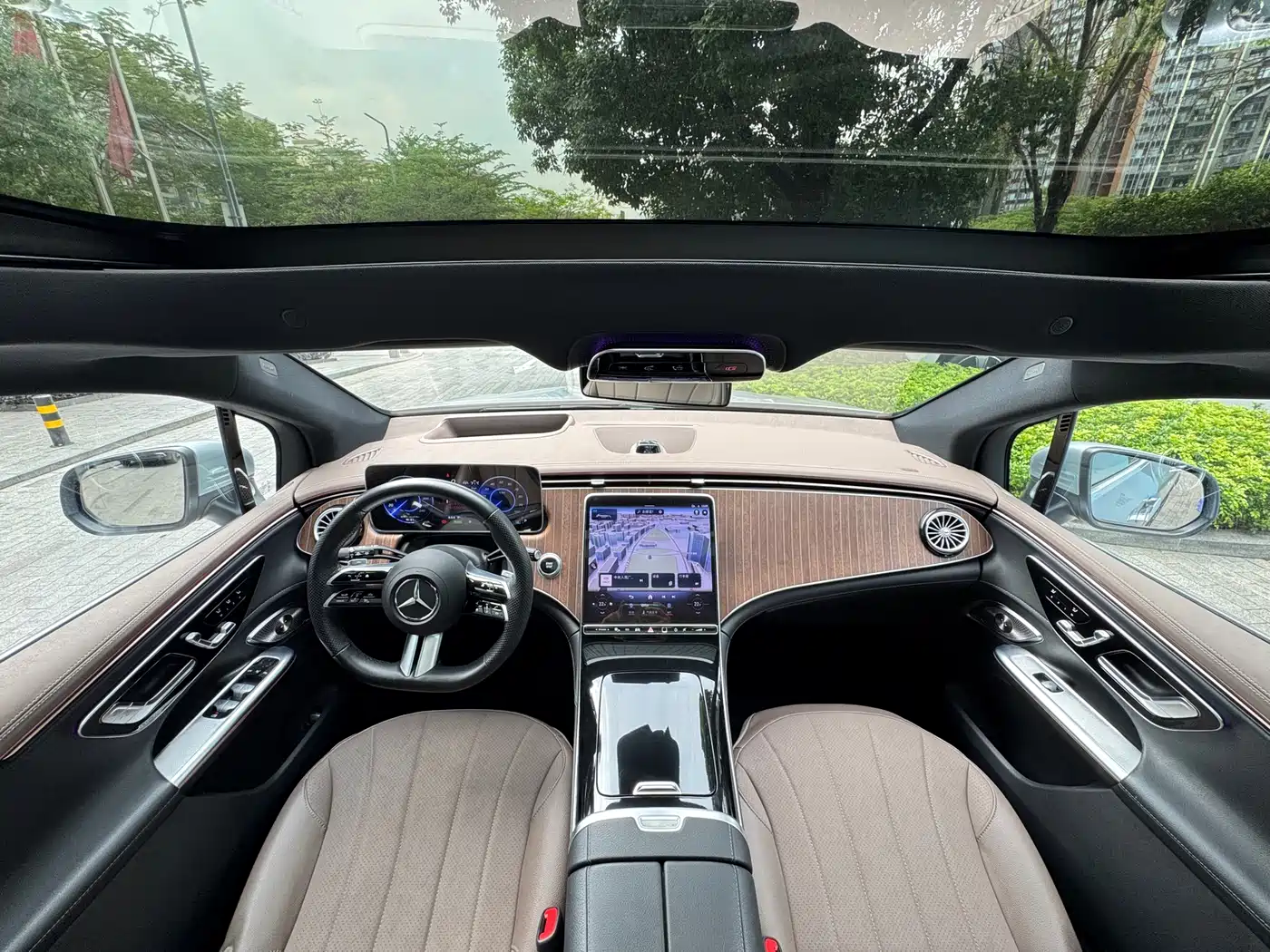 MERCEDES-BENZ EQE SUV