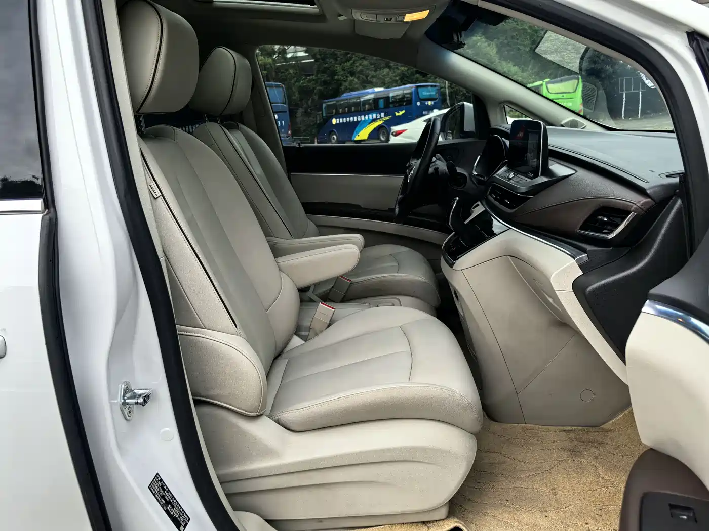 Buick GL8 2021 Land Business Class 652T Premium фото 13