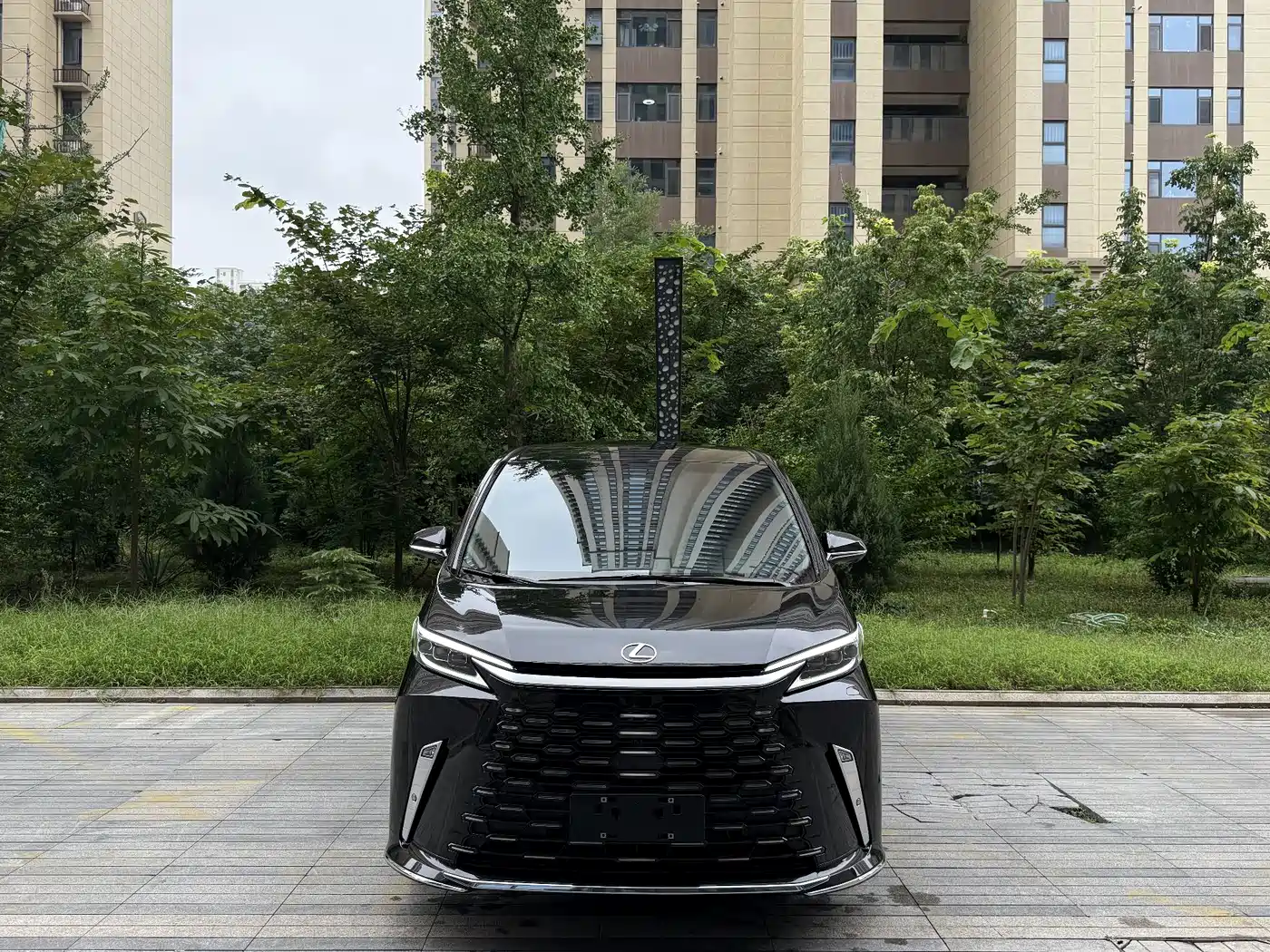 Lexus LM 2025 2025 Model 500h Four-Seater Imperial Edition