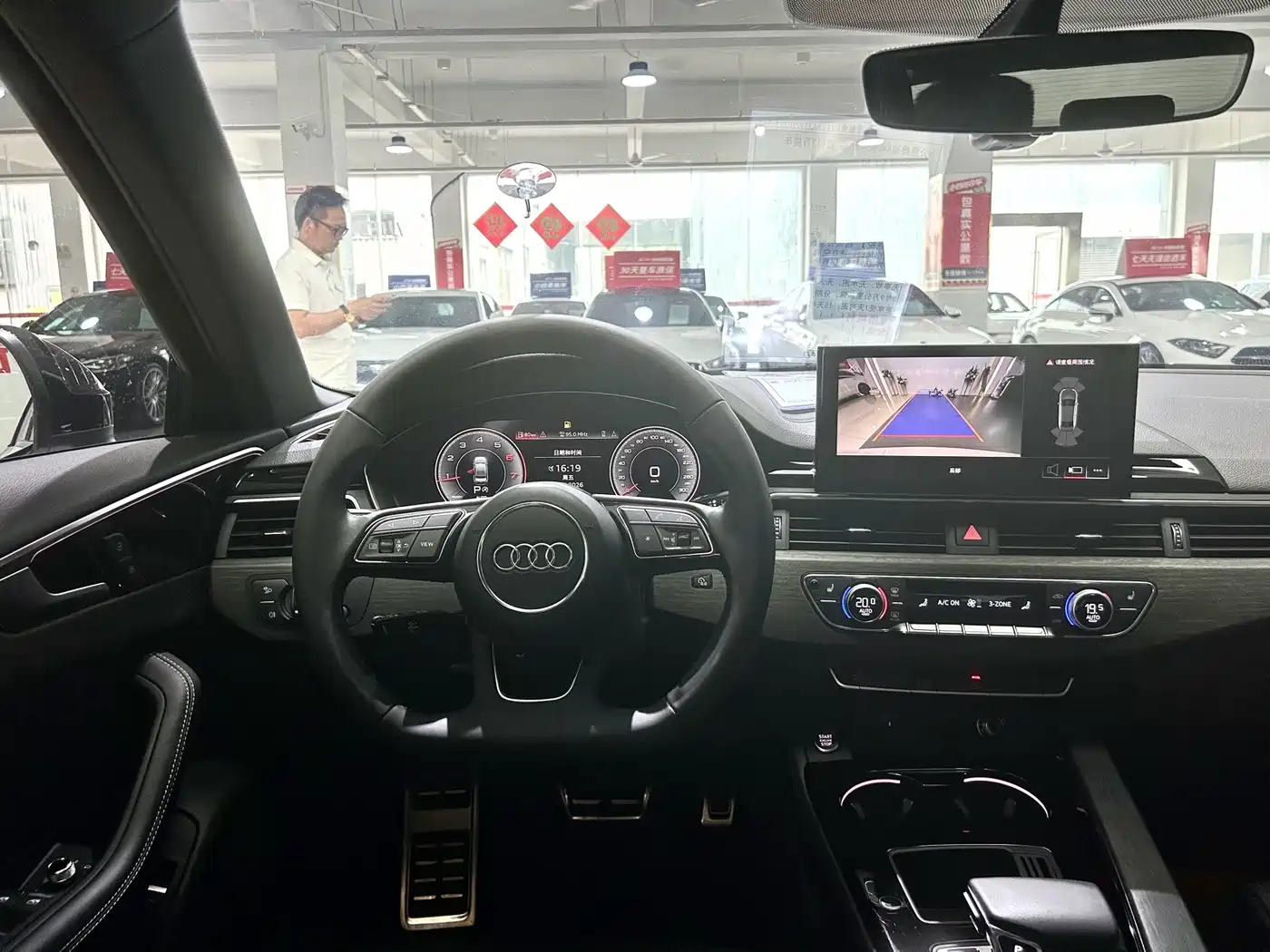 Фото 9 - Audi A4L