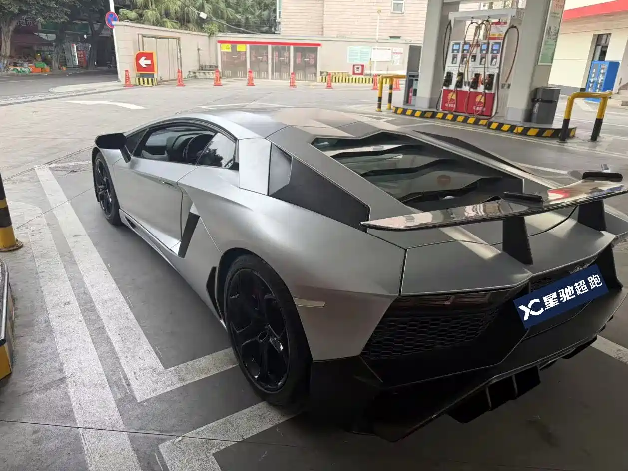 Lamborghini Aventador 2011 LP 700-4 фото 3