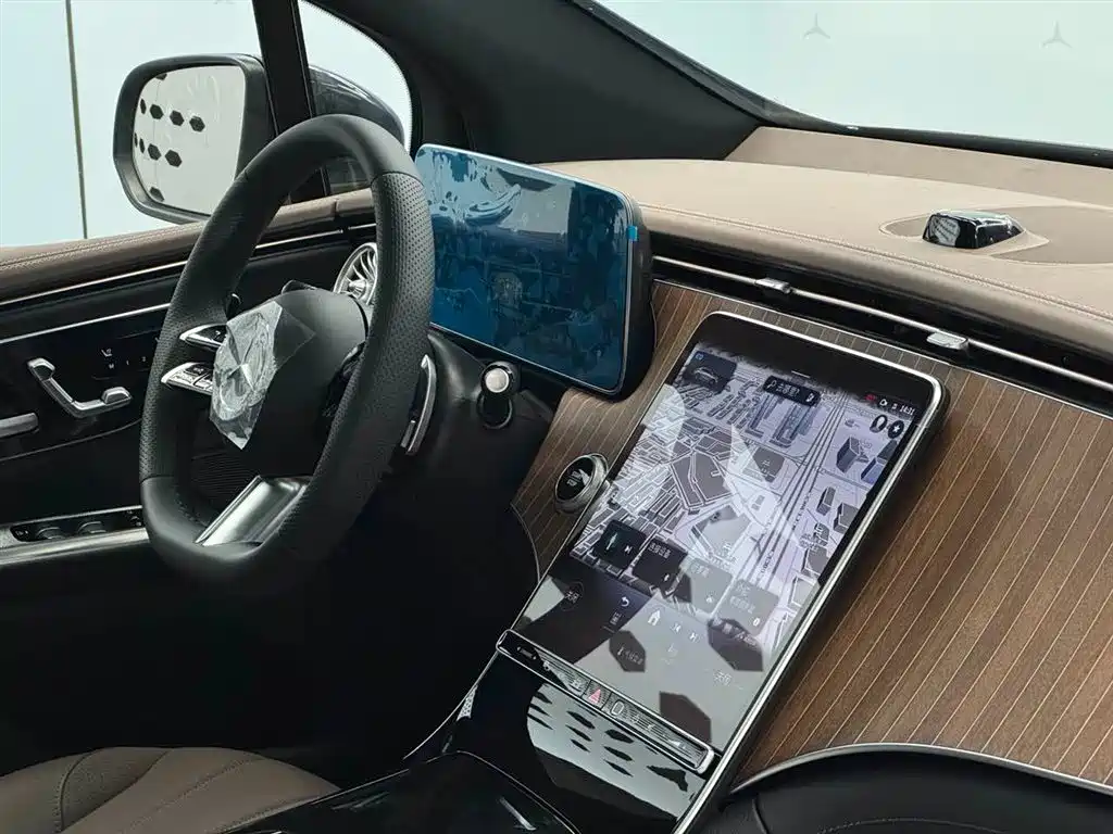 MERCEDES-BENZ EQE SUV