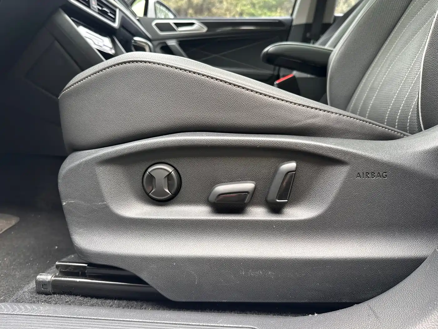 Volkswagen Tiguan L 2023 330TSI Auto 2WD Smart Edition фото 18