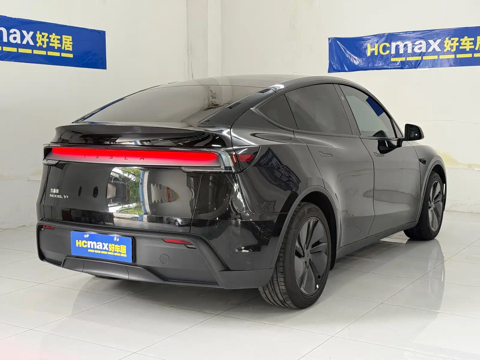 Фото 6 - Tesla Model Y