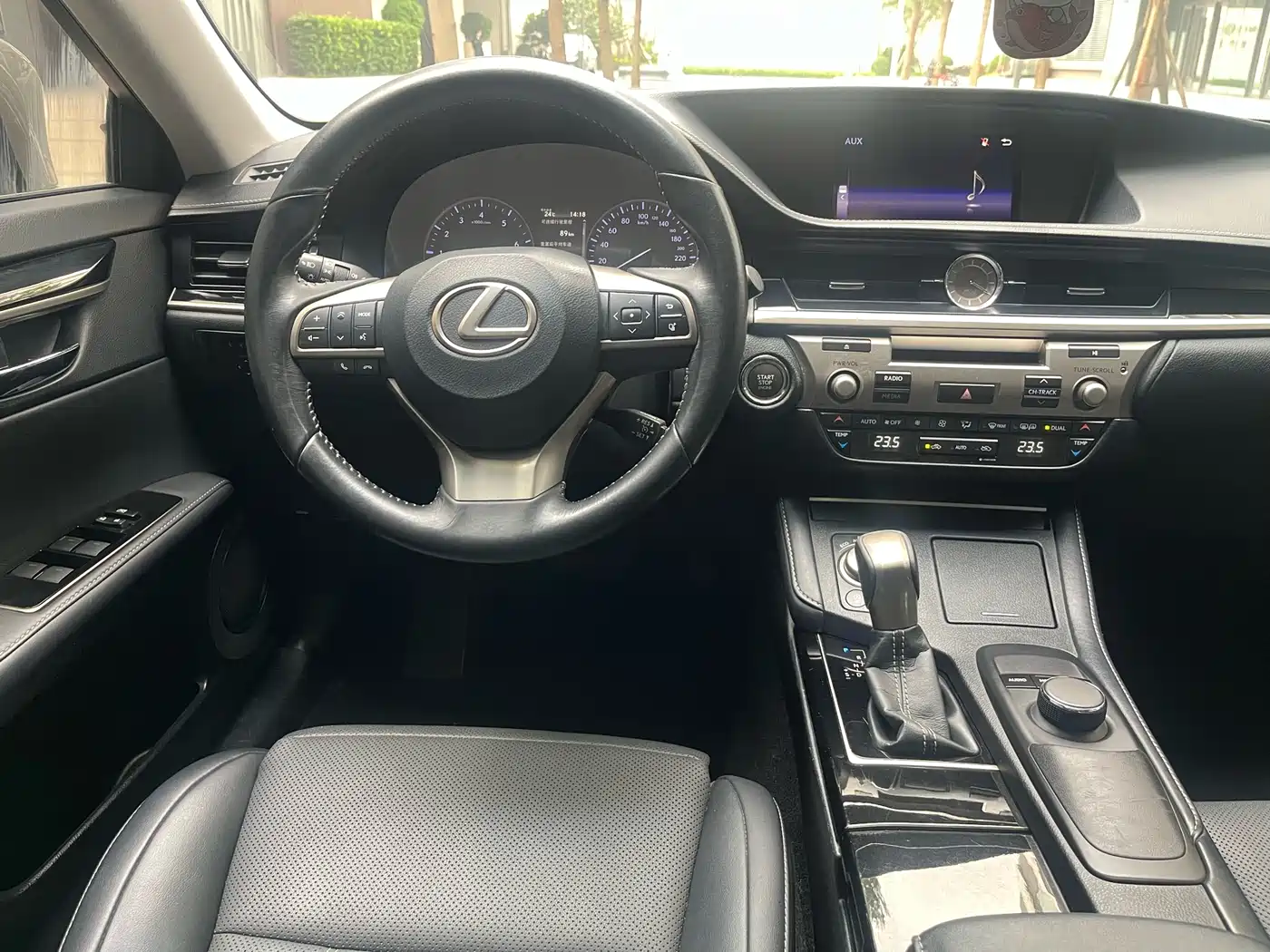 Lexus ES 2015 200 Elite Edition фото 28